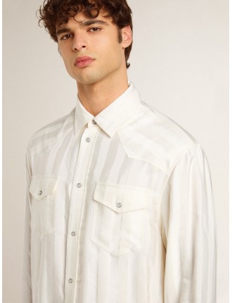 Camicia oversize da uomo di colore bianco vissuto a righe verticali