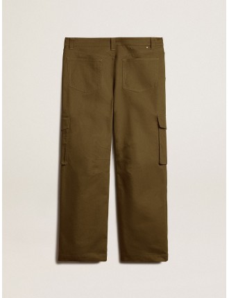 Pantalone cargo color verde oliva