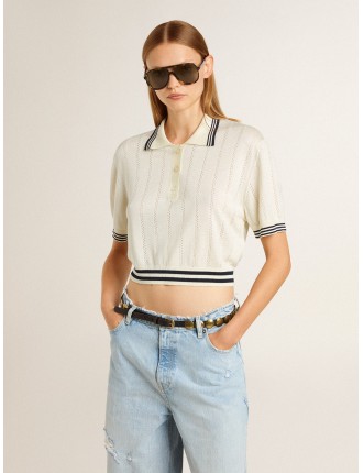 Polo cropped da donna in cotone di colore bianco vissuto con costine blu