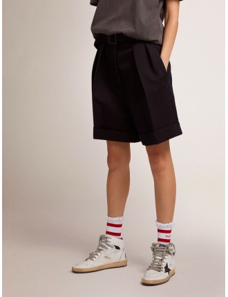 Shorts da donna in gabardine di lana nera con cintura in vita