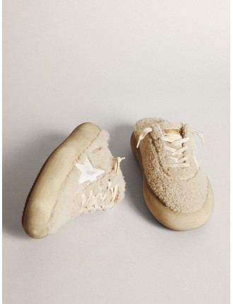 Space-Star Sabot Donna in shearling color beige con stella in pelle bianca