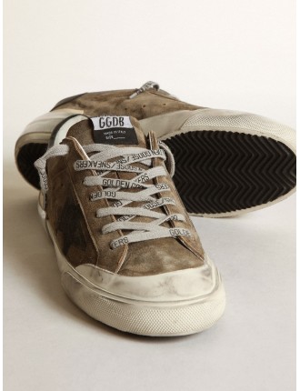 Super-Star LTD in suede verde militare con stella serigrafata