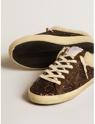 Super-Star Sabot in glitter con stella marrone e fodera in shearling