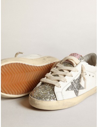 Super-Star Young con stella in glitter argento e linguetta platino